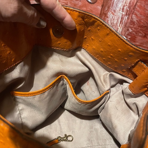 Michael Kors leather bag - Picture 2 of 13